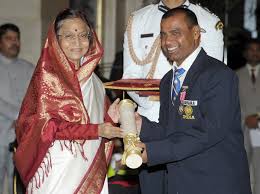 The art of living foundation is an international ngo, focused on various dimensions such as social transformation, child eduction, women and youth empowerment and world peace through yoga meditation, sudarshan kriya and other spiritual philosophies Limba Ram Wikipedia