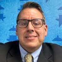 Mike Mckay's Instagram, Twitter & Facebook