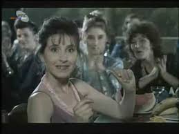 Sa suprugom, rediteljem goranom gajićem. Bolji Zivot Grk Pjeva Youtube