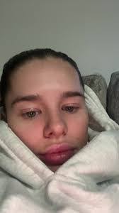 Lauren Brunt's Instagram, Twitter & Facebook