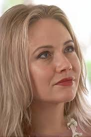 Kim Maddox's Instagram, Twitter & Facebook