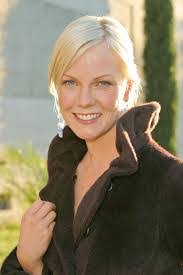 Laura Harris's Instagram, Twitter & Facebook