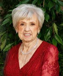 Mary Frank's Instagram, Twitter & Facebook