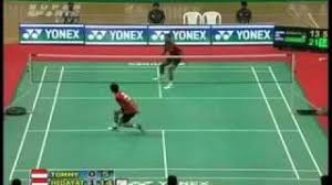 Taufik hidayat (badminton) hidayat was the olympic singles gold medal in 2004, as well as being a world and 3 times asian championship winner. Taufik Hidayat Jumping Backhand Smash