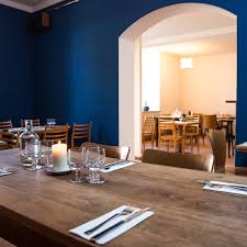 Polka Bar Und Speiselokal Am Pariser Platz In Haidhausen Munchen Creme Guides Restaurant Bar Restaurant Munchen