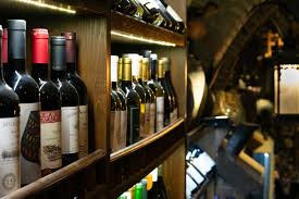 Reactivación frágil: El consumo de vino sube 9,2%, pero la crisis golpea a las grandes bodegas
