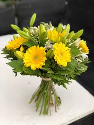 Les Fleurs D Agrippine Bouquet Jaune Bouquets Jaunes Bouquet Fleurs