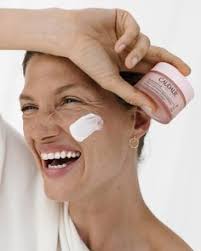 Des soins formulés par des dermatologues pour traiter les signes majeurs du vieillissement cutané. 10 Idees De Meilleure Creme Anti Rides 2020 Creme Anti Rides Anti Ride Rides