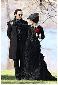 То́мас уи́льям хи́ддлстон — английский актёр и продюсер. Crimson Peak Tom Hiddleston As Sir Thomas Sharpe In Black With Jessica Chastain Outside 8 X 10 Inch Photo At Amazon S Entertainment Collectibles Store