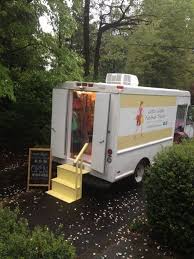 Little White Fashion Truck Our Own Local Boutique On Wheels With Images Mobile Boutique Mobile Office Mobile Fashion Truck