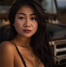 Jennifer Farinas's Instagram, Twitter & Facebook