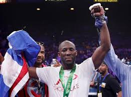 Ugas is a cuban professional boxer best known for winning the lightweight 2005 world amateur boxing championships at age 19 following mario kindelan. Vh1kpftm3hoyfm