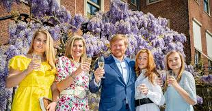 The streamer's show the show that teaches you about streaming and more! Still A Dancing Willem Alexander And Maxima On King S Day The Streamers Come To Noordeinde Palace Show Netherlands News Live
