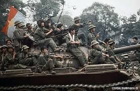 Cách đây 46 năm, cuộc tổng tiến công và nổi dậy mùa xuân năm 1975 mà đỉnh cao là chiến dịch hồ chí minh lịch sử đã giành thắng lợi hoàn toàn. Nhá»¯ng Hinh áº£nh Quy Gia Vá» Ngay Giáº£i Phong Miá»n Nam 30 4 1975