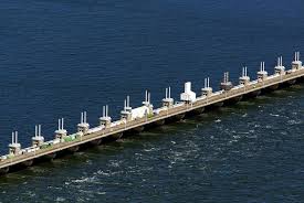 Ein anstieg des meeresspiegels um 1,30 meter verlangt bereits enorme investitionen. Hochwassergefahr In Den Niederlanden Wegen Sturms Werden Erstmals Alle Sturmflutwehre Geschlossen Kolner Stadt Anzeiger