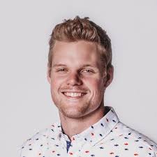 For Jonathan deVries, the COVID-19 pandemic solidified his desire to pursue  a career in medicine: he wants to solve problems & help people. This  semester's #USF St. Petersburg Outstanding Graduate, he plans