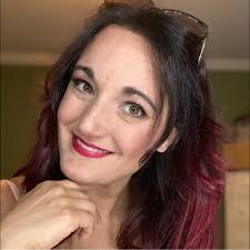 Kim Douglas's Instagram, Twitter & Facebook