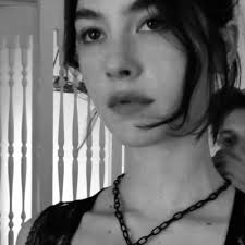 bela ☁️ (@chickfairyy)