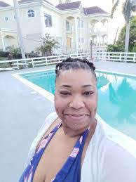 Tina Heiser's Instagram, Twitter & Facebook