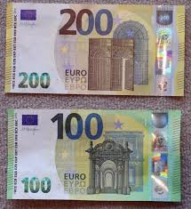 Е́вро ( знаквалюты — € , банковскийкод : Novye Banknoty V 100 I 200 Evro Poyavyatsya V Obihode S Segodnyashnego Dnya Tenerife Novosti Kazhdyj Den