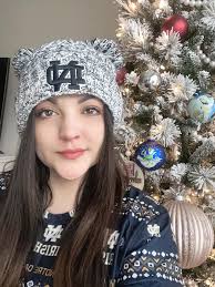 This is just fantastic 👏 A Christmas song about a pint of Guinness in the  style of when a child is born. Best thing you will see today. Love Ireland 