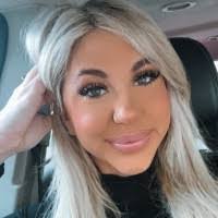 Abigail Saylor's Instagram, Twitter & Facebook