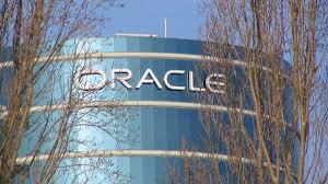 Oracle暴跌28%：132美元生死线能否撑住？华尔街警告或成下一只倒下的多米诺骨牌