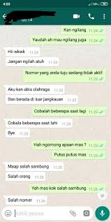 Apabila whatsapp sudah di buka silahkan pilih ikon titik tiga ( ፧ ) di bagian pojok kanan atas layar kemudian pilih opsi whatsapp web. Pin Oleh Lihat Profil Ku Dan Tekan Ik Di Sweet Chat Kutipan Lucu Ungkapan Lucu Teks Lucu