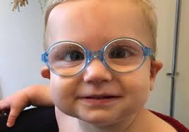 En effet, les brûlures d'estomac vous mènent la vie dure. Un Bebe Voit Pour La Premiere Fois A 7 Mois La Video Qui Va Vous Attendrir Elle
