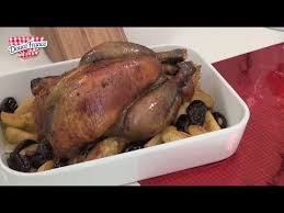 Chapon De Pintade Douce France Aux Pommes Et Pruneaux Rotis Recette Video Douce France Recette Chapon Pintade Aux Pommes Chapon De Pintade
