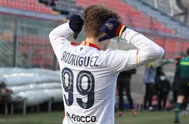 Via del mare , lecce , italy. Lecce Cittadella Le Formazioni Ufficiali Rodriguez Coda Davanti Citta Con I Due Ex Calcio Lecce