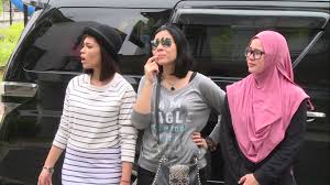 Namaku adi mas said, seorang mahasiswa sebuah perguruang tinggi ternama di kota keluargaku terdiri dari ayah ibuku dan seorang adik perempuan yang bernama fina. The House Tampil Trio Beradik Maembong