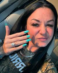 It was a bussyyyyy day! 💥 Started off at the wrong coffee shop for an  agent meetup 🤦🏻‍♀️ Broke my nail 💅 😫 Went and toured a commercial  office building in Kyle.