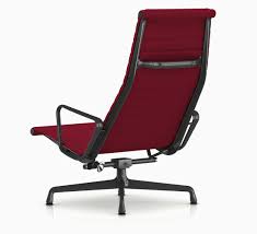Mid century informed, but decidedly contemporary, this modern lounge chair has curves in all the right places and features a gentle recline that stylishly promotes the lost art of unwinding. Eames Aluminum Group Lounge Chair Herman Miller Store