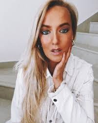 Monique Donaldson's Instagram, Twitter & Facebook