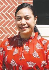 Sandra Derossett's Instagram, Twitter & Facebook