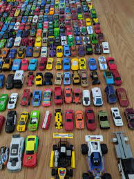 330 Hot Wheels Matchbox And Others Lot Kid Owned All Sales Final Used Condition Hot Wheels Matchbox Hot Wheels Cars