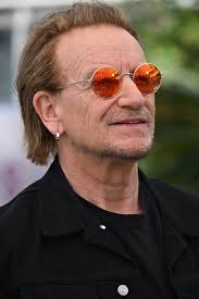 U2's Bono calls to 'stop war' as band perform Sunday Bloody Sunday at The  Ivors