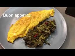 L'omelette è una preparazione a base di uova, gustosa e semplice da fare, che a differenza delle frittate e delle crespelle viene cotta su un lato solo senza girarla. Omelette Al Formaggio Frittata Facilissima Secondi Piatti Youtube