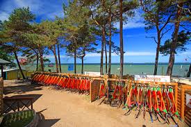 Hier finden sie bilder, bewertungen, fakten, eine lagekarte und vieles, vieles mehr. Klassenfahrten Im Feriendorf Surfschule San Pepelone Ostsee