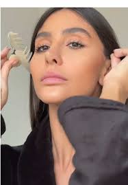 Lip Combo Tutorial: Perfect Your Makeup Skills