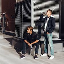 Som att allting vi känner har tagit slut. Vitamin Well Stolt Partner Till Benjamin Ingrosso X Felix Sandman Turne Vitamin Well
