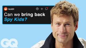 Glen Powell Replies To Fans Online