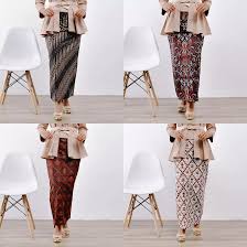 Pada video kali ini saya memasuki tahapan penjahitan samping pada kemeja batik berfuring dan juga di lanjutkan penjahitan bagian belahan. Rok Batik Bawahan Kebaya Motif Klasik Rok Span Batik Belah Belakang Lazada Indonesia