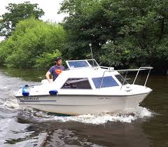 Vous envisagez la location d'un bateau : Permis Fluvial A Toulon Hyeres Bateau Ecole Bmj Permis Bateau