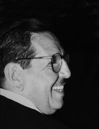 Recuperar lo que ayer tuvo vigencia no significa adherirse ciegamente a la  tradición. Antes por el contrario. Lo que ayer fue e