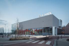 22 april in zele werd goed 15 jaar geleden onder impuls van toenmalig schepen van cultuur maria verheirstraeten (cd&v) een inventaris gemaakt van de merkwaardige grafmonumenten. Community Centre De Wiek Zele Abscis Architecten Media Photos And Videos 4 Archello
