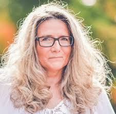 Irene Albert's Instagram, Twitter & Facebook