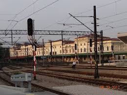 Porównanie cen biletów kolejowych, pociągów oraz pkp kraków ⇄ łódź. Pkp Krakow Glowny 2021r Polot