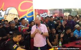 Kan anaknya ikut angkatan muda golkar yang tunangan dengan anaknya najib razak itu, kata boyamin saat dihubungi, jumat (14/8/2020). Selepas Piagam Muafakat Umno Pas Najib Dakwa Sokongan Anak Muda Meningkat Free Malaysia Today Fmt